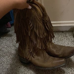 Fringe boots
